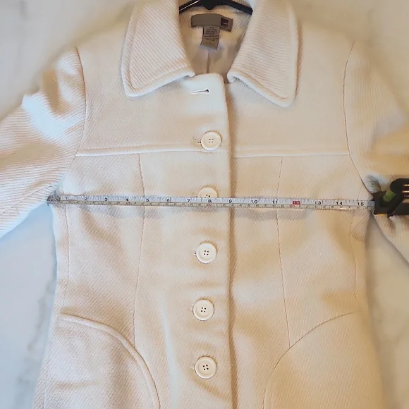Elegant Cream Women's Coat, Size Small - Picture 6 of 9